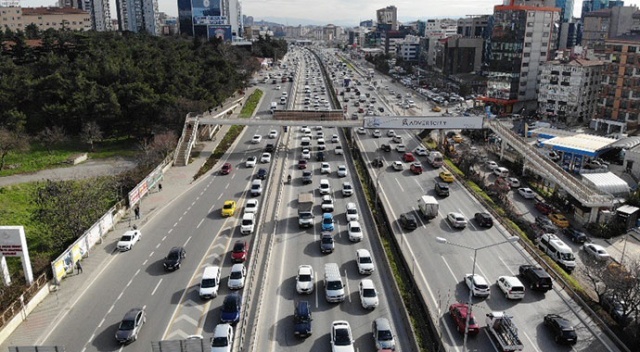 İstanbul'da kısıtlama öncesi trafik yoğunluğu İstanbul'da kısıtlama öncesi trafik yoğunluğu