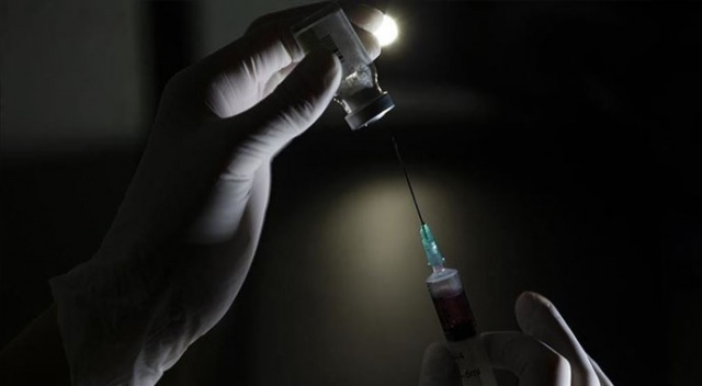 İtalya’da Covid-19 aşısı olmayı reddeden sağlık çalışanları tartışma konusu oldu İtalya’da Covid-19 aşısı olmayı reddeden sağlık çalışanları tartışma konusu oldu