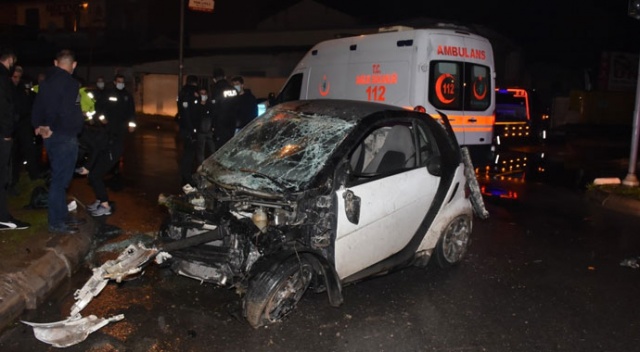 İzmir Bornova'da otomobil devrildi: 2 yaralı İzmir Bornova'da otomobil devrildi: 2 yaralı