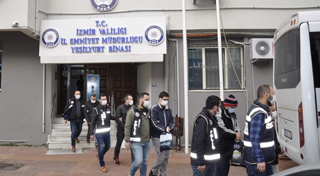 İzmir merkezli FETÖ operasyonunda 16 tutuklama İzmir merkezli FETÖ operasyonunda 16 tutuklama