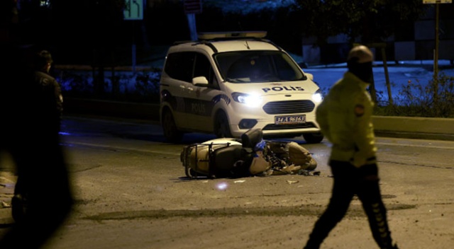 Kamyonetin altında kalan motosiklet sürücüsü öldü
