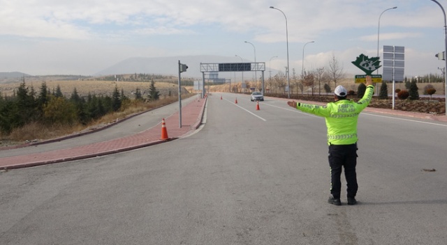 Konya’da yeni yılın ilk gününde yollar boş kaldı Konya’da yeni yılın ilk gününde yollar boş kaldı