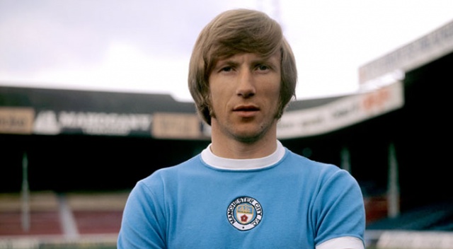 Manchester City&#039;nin efsane futbolcusu Colin Bell hayatını kaybetti