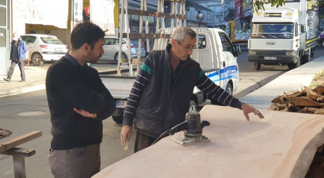 Marangoz ustası mesleği unutulmasın diye ücretsiz kurs açtı, ilk başvuranlar doktorlar, polisler ve öğretmenler oldu Marangoz ustası mesleği unutulmasın diye ücretsiz kurs açtı, ilk başvuranlar doktorlar, polisler ve öğretmenler oldu