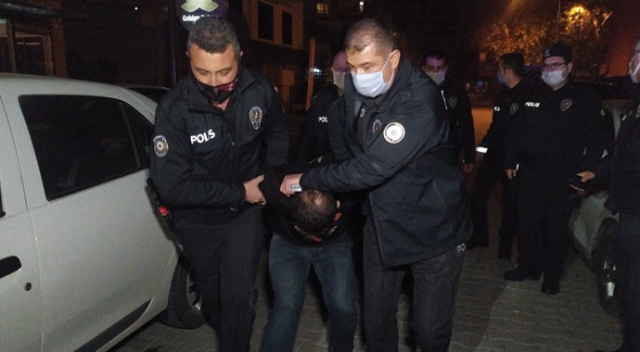 Polisin gözü önünde hava ateş açıp kaçmak istediler, kıskıvrak yakalandılar