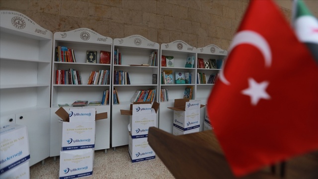 Suriye'nin kuzeyindeki okullara kütüphaneler kuruluyor Suriye'nin kuzeyindeki okullara kütüphaneler kuruluyor
