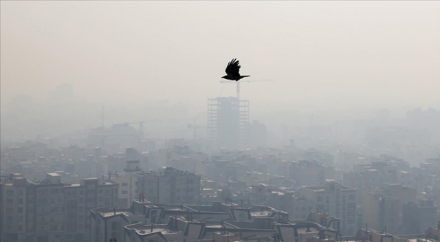 Tahran’da hava kirliliği "kırmızı alarm" seviyesinde Tahran’da hava kirliliği "kırmızı alarm" seviyesinde