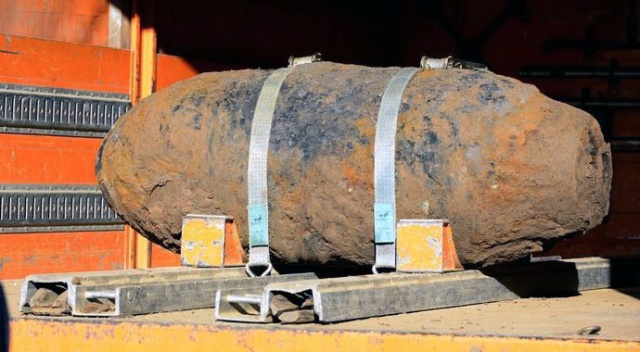 Almanya’da II. Dünya Savaşı’ndan kalma bomba imha edildi Almanya’da II. Dünya Savaşı’ndan kalma bomba imha edildi