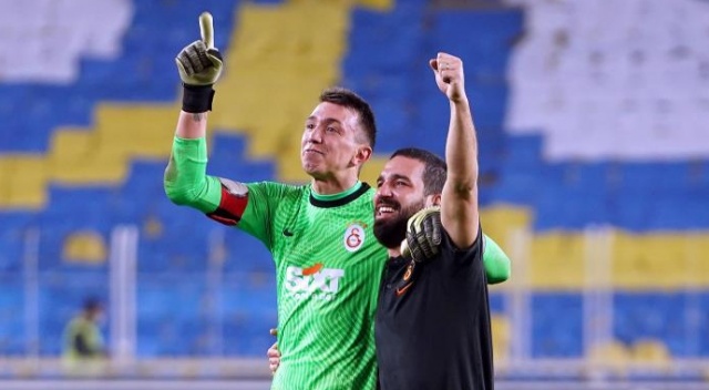 Arda Turan gözyaşlarına hakim olamadı