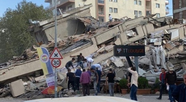 Bakan Kurum Rıza Bey Apartmanı'nın yerine park yapılacağını açıkladı Bakan Kurum Rıza Bey Apartmanı'nın yerine park yapılacağını açıkladı