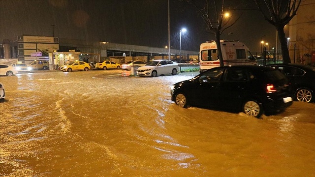 Balıkesir, Çanakkale, Muğla ve İzmir&#039;de bugün kuvvetli yağış bekleniyor