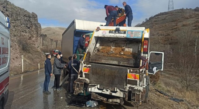 Başkent'te tır ile çöp kamyonu çarpıştı: 6 yaralı Başkent'te tır ile çöp kamyonu çarpıştı: 6 yaralı