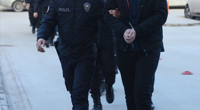 Başkentte FETÖ'nün hücre evlerine operasyonlarda 13 firari örgüt üyesi yakalandı Başkentte FETÖ'nün hücre evlerine operasyonlarda 13 firari örgüt üyesi yakalandı