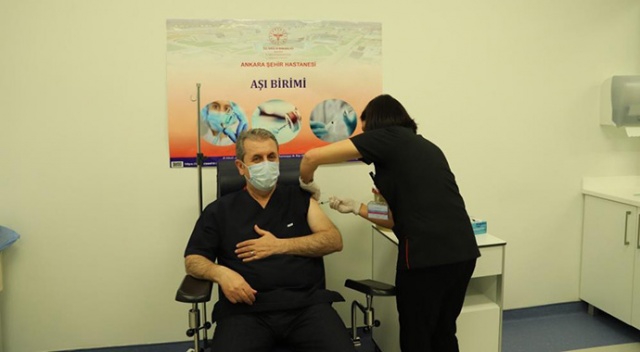 BBP Genel Başkanı Destici Covid-19 aşısı oldu BBP Genel Başkanı Destici Covid-19 aşısı oldu