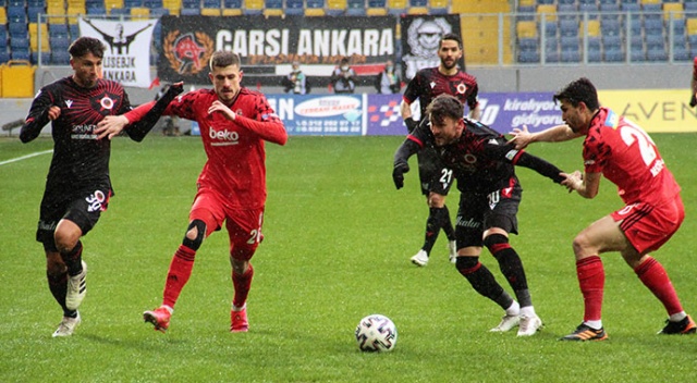Beşiktaş, Gençlerbirliği engelini 3 golle aştı Beşiktaş, Gençlerbirliği engelini 3 golle aştı