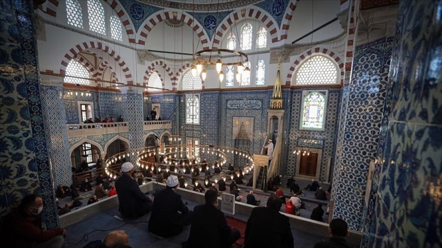 Camilerde &#039;üç aylar&#039; konulu hutbe okundu