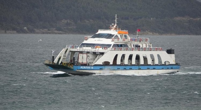 Çanakkale Boğazı’nda feribot seferleri yeniden başladı