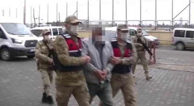 Eşini öldürüp çocuklarını yaraladıktan sonra ahırda yakalandı Eşini öldürüp çocuklarını yaraladıktan sonra ahırda yakalandı