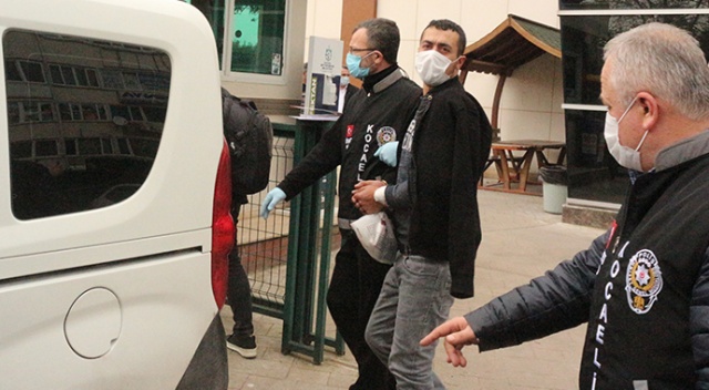 Ev arkadaşını bıçaklayarak öldüren zanlı tutuklandı Ev arkadaşını bıçaklayarak öldüren zanlı tutuklandı