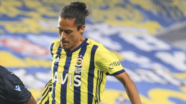 Fenerbahçeli futbolcu Lemos PFDK'ye sevk edildi Fenerbahçeli futbolcu Lemos PFDK'ye sevk edildi