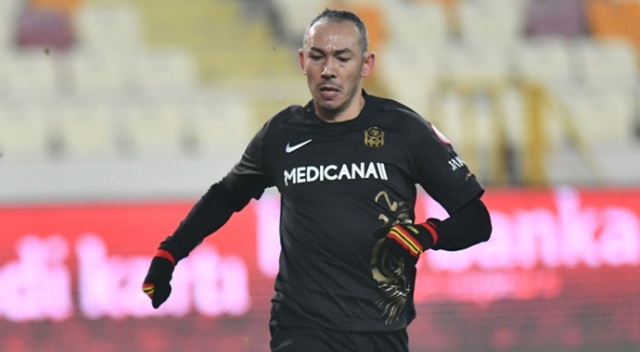 Galatasaray&#039;dan Umut Bulut&#039;a tebrik