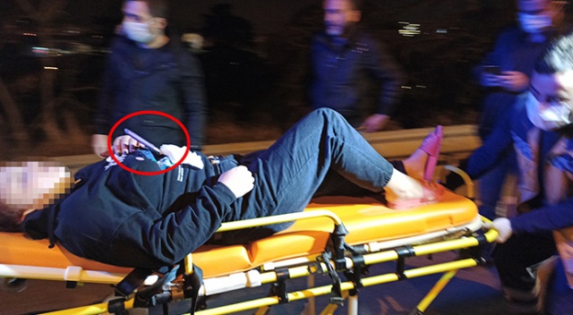 Genç kız karnındaki bıçak ile ambulansı bekledi