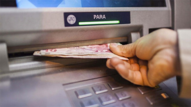 Hesabına yanlışlıkla gelen parayı harcayınca ceza yedi Hesabına yanlışlıkla gelen parayı harcayınca ceza yedi