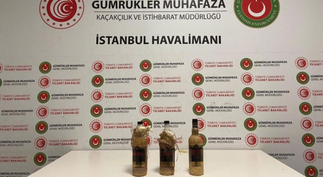 İstanbul Havalimanı'nda sıvı kokain ele geçirildi İstanbul Havalimanı'nda sıvı kokain ele geçirildi