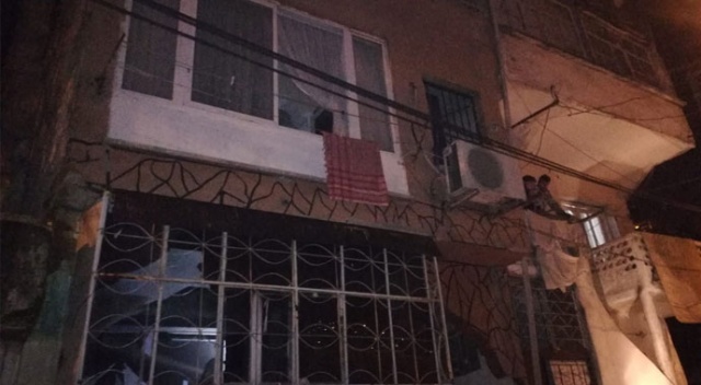 İzmir&#039;de aynı mahallede iki ayrı evde yangın çıktı