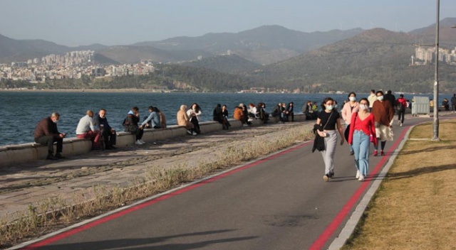 İzmir’de Kordon’un görüntüsü pandemi öncesini aratmadı