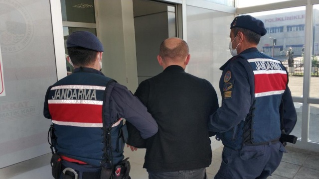 Jandarma tarafından uyuşturucuyla yakalanan şahıs tutuklandı Jandarma tarafından uyuşturucuyla yakalanan şahıs tutuklandı