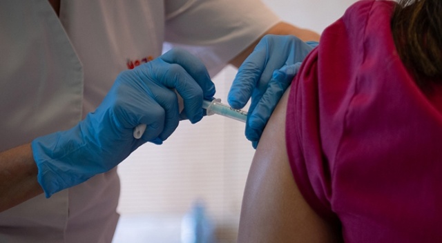 Japonya&#039;da aşılama hedefi, Pfizer&#039;dan son dozu çekemeyen şırınga yokluğu sebebiyle tutmayabilir