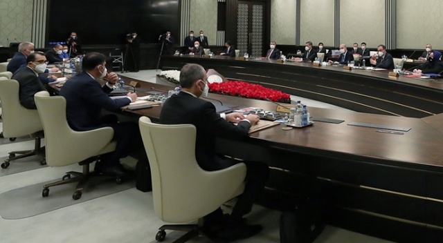 Kabine üyelerinden Gara'da şehit edilen 13 Türk vatandaşı için başsağlığı mesajları Kabine üyelerinden Gara'da şehit edilen 13 Türk vatandaşı için başsağlığı mesajları