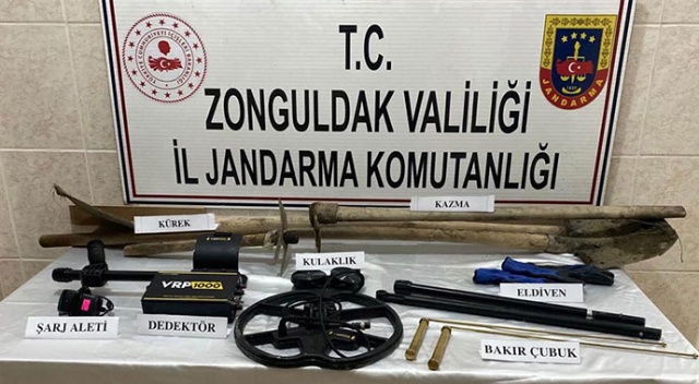 Kaçak kazı yaparken suçüstü yakalandılar: 4 gözaltı Kaçak kazı yaparken suçüstü yakalandılar: 4 gözaltı