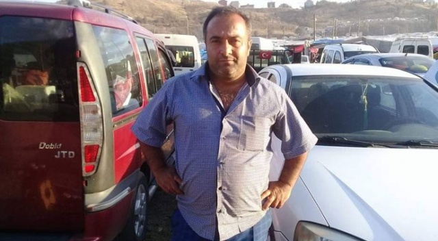 Kafasına ağaç parçası düşen adam hayatını kaybetti