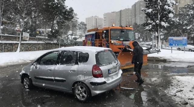 Kar küreme sürücüsünden pes dedirten tepki: Belediyenin aracı bir şey olmaz, ben sana üzüldüm