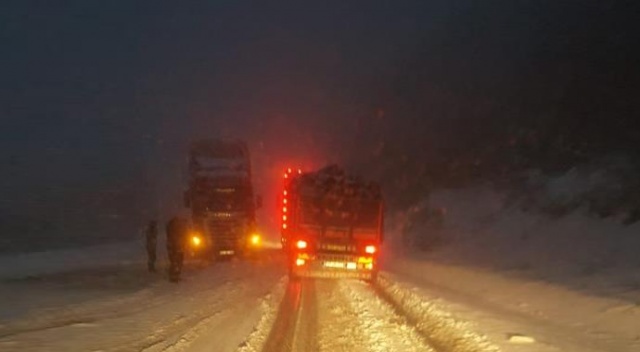 Kastamonu’da sis ve kar etkili oluyor Kastamonu’da sis ve kar etkili oluyor