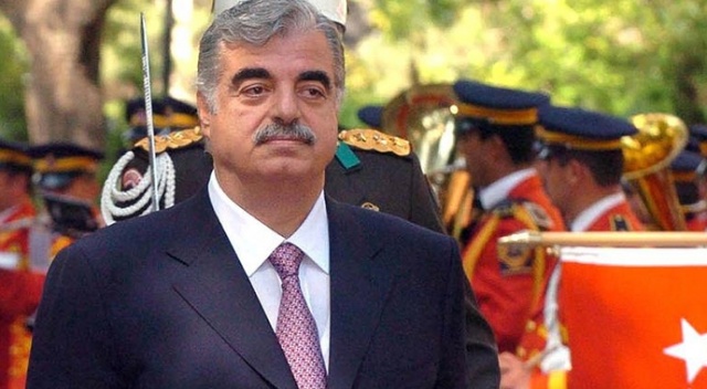 Lübnanlılar 16 yıl önce suikasta kurban giden Refik Hariri dönemini mumla arıyor