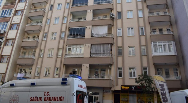 Malatya'da balkondan düşen kadın hayatını kaybetti Malatya'da balkondan düşen kadın hayatını kaybetti