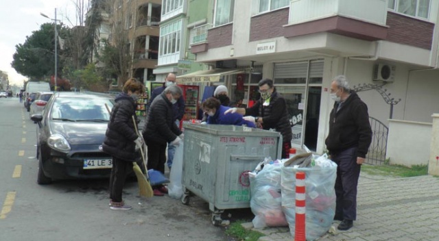 Maltepeli kadınlar, belediyeye destek için çöp topladı