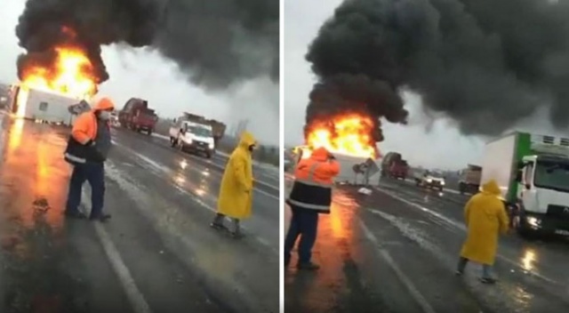 Manisa'da işçi servisi alevlere teslim oldu: 9 yaralı