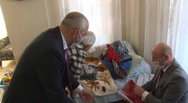 Mehmetçiğe çorap ören 118 yaşındaki Zeliha Nine'den mesaj var...
