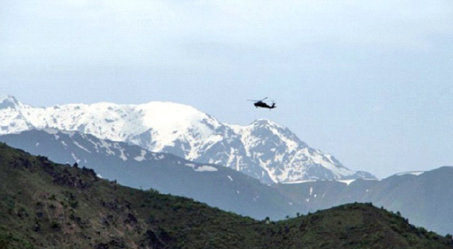 Mehmetçik, Gara'da 40 km derinliğe indi Mehmetçik, Gara'da 40 km derinliğe indi