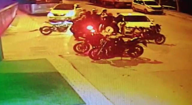 Motosiklet sürücüsü kendisine çarpan otomobil sürücüsünü darp etti Motosiklet sürücüsü kendisine çarpan otomobil sürücüsünü darp etti