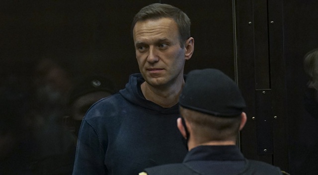 Navalny'e 3,5 yıl hapis cezası Navalny'e 3,5 yıl hapis cezası