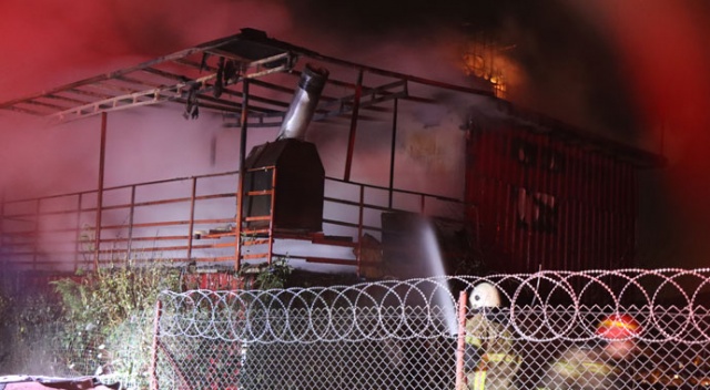 Osmangazi Ormanı'ndaki baraka yangını söndürüldü Osmangazi Ormanı'ndaki baraka yangını söndürüldü
