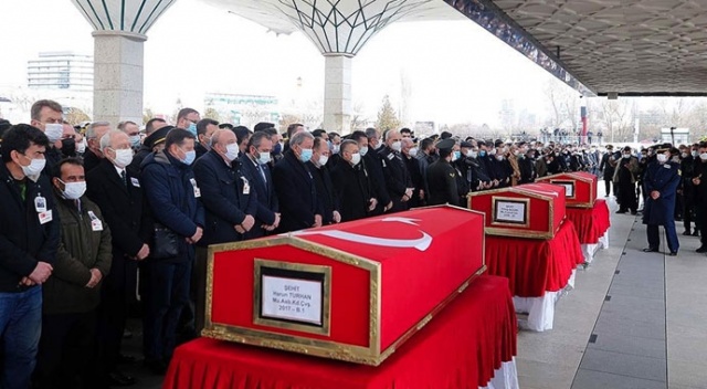 Pençe Kartal-2 Harekatında şehit olan askerler son yolculuklarına uğurlandı Pençe Kartal-2 Harekatında şehit olan askerler son yolculuklarına uğurlandı