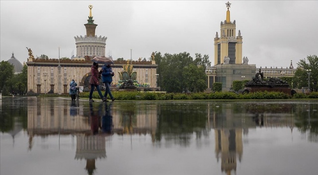Rus yetkiliden 'ülkedeki yoksulluk sorunu daha da kötüleşebilir' uyarısı Rus yetkiliden 'ülkedeki yoksulluk sorunu daha da kötüleşebilir' uyarısı