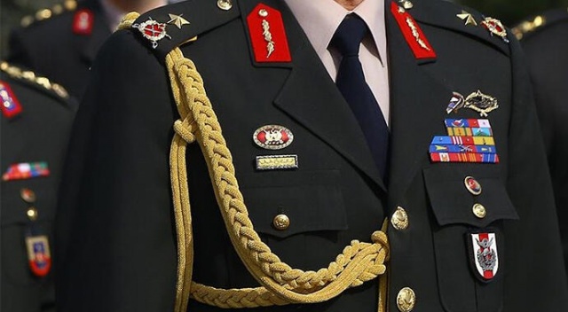Rütbesini FETÖ elebaşı takmıştı: Generalin apoletleri söküldü