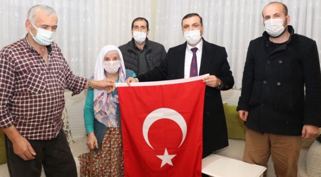 Şehit annesi: Allah devletimize ve milletimize zeval vermesin Şehit annesi: Allah devletimize ve milletimize zeval vermesin